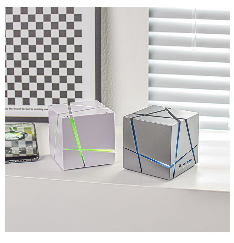 Rubik's Cube Bluetooth Speaker with German Audio Chip - Premium Sound